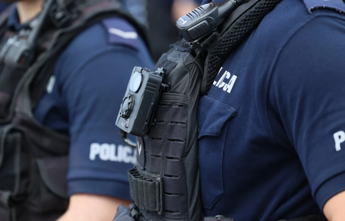 Nie było nieprawidłowości w działaniach policjantów, którzy interweniowali w Świętokrzyskiem wobec agresywnego 36-latka - ocenia prokuratura. W Węgleszynie w powiecie jędrzejowskim funkcjonariusze użyli podczas interwencji broni wobec agresywnego mężczyzny uzbrojonego w metalową rurkę.