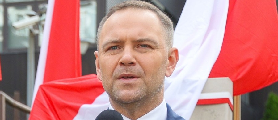Pierwsza zagraniczna podróż Karola Nawrockiego do Stanów Zjednoczonych może mieć walor jedynie symboliczny i nie należy spodziewać się po niej spektakularnych ustaleń. "Prezydent elekt wciąż wierzy, że Stany będą gwarantem naszego bezpieczeństwa narodowego" - uważa w rozmowie z RMF FM prof. Andrzej Zybała, politolog ze Szkoły Głównej Handlowej.
