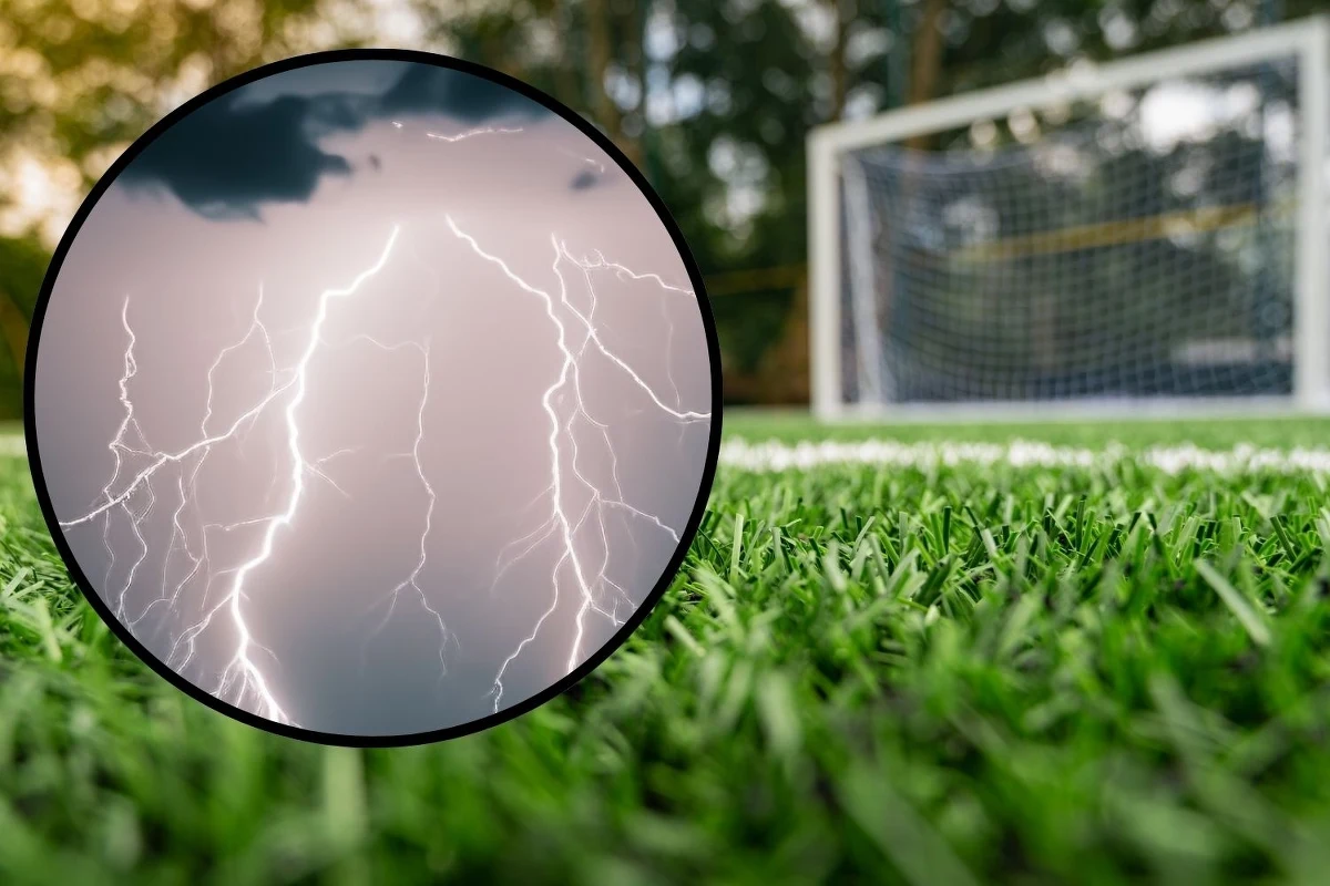 Dramatyczny incydent w Czechach. Grupa nastolatków została porażona piorunem podczas treningu piłki nożnej. Według doniesień medialnych, jeden z chłopców odniósł poważne obrażenia. Konieczna była reanimacja. 