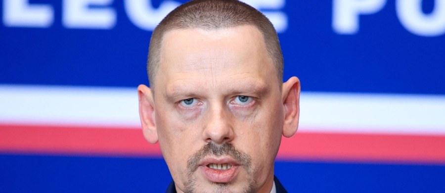 ​"Nie ma zgody Komendanta Głównego Policji gen. Marka Boronia, by wykonywany przez nas zawód był okolicznością obciążającą w postępowaniu karnym" - czytamy w oświadczeniu opublikowanym w mediach społecznościowych. Komendant chce także informacji o liczbie nieuzasadnionych przypadków zatrzymań policjantów.