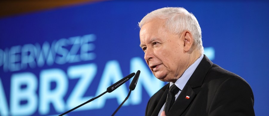 Jarosław Kaczyński zapowiedział stworzenie aplikacji, która będzie służyła m.in. integracji struktur i sympatyków PiS. Podczas niedzielnego wystąpienia w Zabrzu wskazał, że przeprowadzone zostaną wewnętrzne wybory, aby odnowić struktury partii.