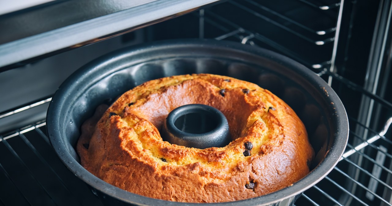 Robisz ciasto, a skończył ci się proszek do pieczenia? Bez problemu zastąpisz go nie tylko sodą