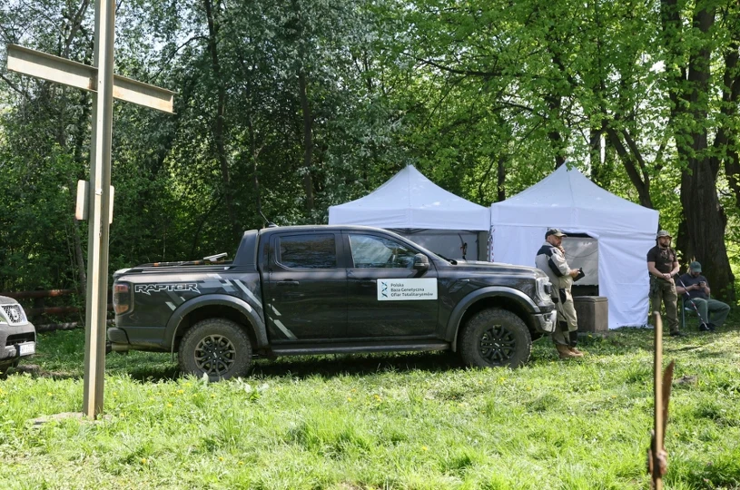 V Lvovu potekajo iskanja posmrtnih ostankov poljskih vojakov