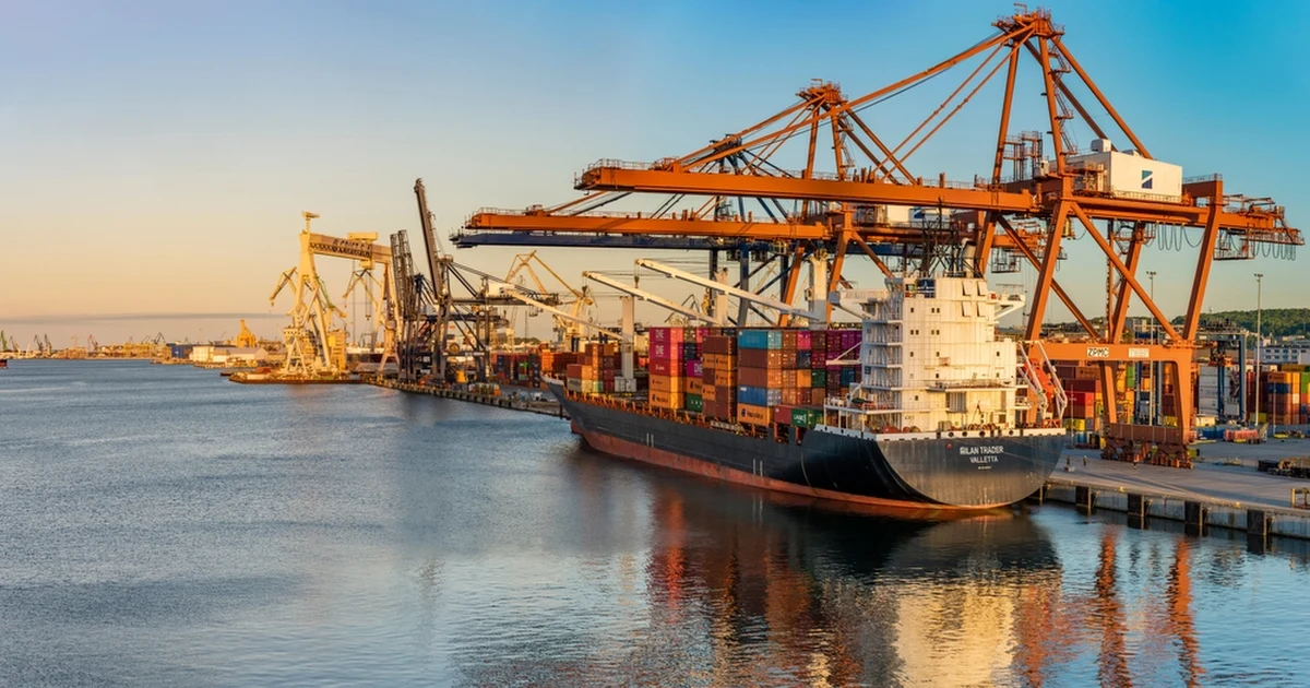 Wojewódzki Sąd Administracyjny w Warszawie oddalił skargi złożone przez organizacje ekologiczne z Polski i Niemiec na decyzję środowiskową Generalnej Dyrekcji Ochrony Środowiska dla terminala kontenerowego w Świnoujściu. To jeden z największych projektów polskiej gospodarki morskiej.