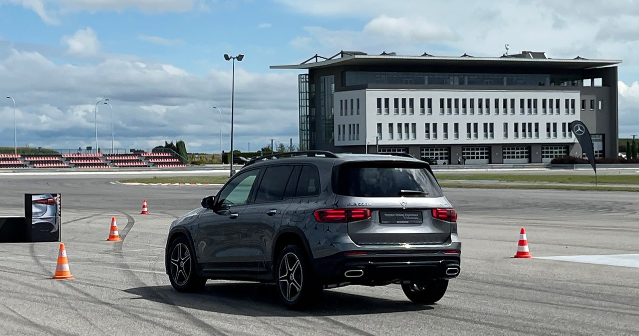 wiadomości,aktualności,Interia Mercedes uczy hamować i wychodzić z poślizgu. Tego nie poznasz na kursie