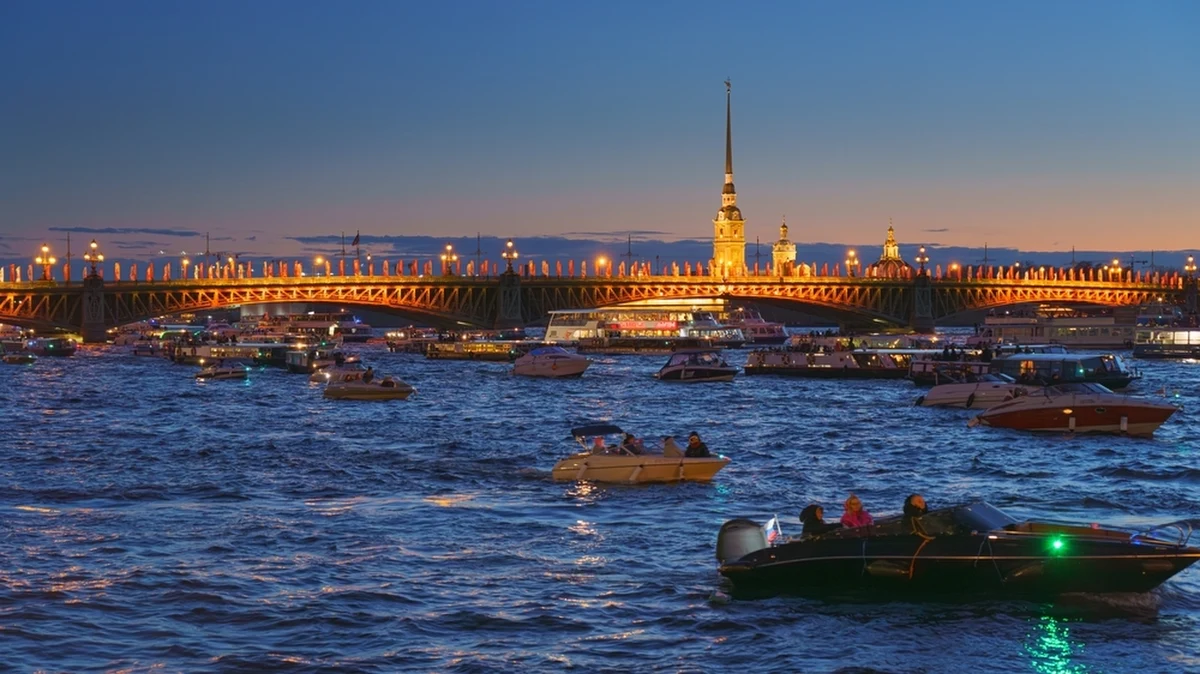 Rosyjska Służba Wywiadu Zagranicznego (SWR) opublikowała informację o przygotowaniach do rzekomego sabotażu, którego mają dokonać agenci NATO na tzw. flocie cieni. Tym samym flota cieni "opuściła cień" i została oficjalnie zaprezentowana przez rosyjskie władze. W publikacjach prezentowanych przez czołowe rosyjskie agencje jest mowa o spowodowaniu gigantycznej katastrofy ekologicznej na wodach międzynarodowych. Dlaczego NATO ma dokonać tak niecnego czynu?