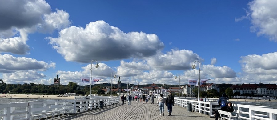 Pogoda w lipcu nie rozpieszczała. Jak to przełożyło się na ruch turystyczny nad morzem? Sprawdzamy to na przykładzie sopockiego molo, bo liczba płatnych wejść to od lat jeden z najlepszych barometrów sezonu.