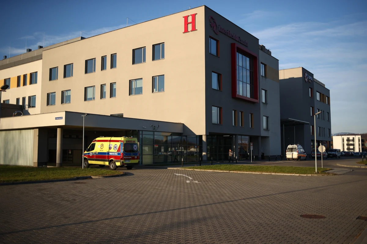 Od poniedziałku w szpitalu w Żywcu trwa strajk włoski. To protest przeciwko zmianom w regulaminie wynagrodzeń części pracowników, którzy wcześniej byli zatrudnieni w starym szpitalu powiatowym.