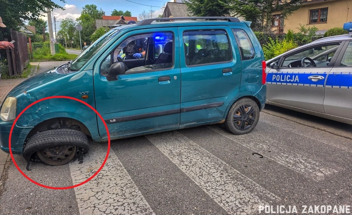 Policjanci z Zakopanego złapali w poniedziałek kobietę, która kierowała autem, będąc mocno pijaną. Razem ze swoim partnerem przyjechała do sklepu pojazdem, który nie nadawał się do ruchu.