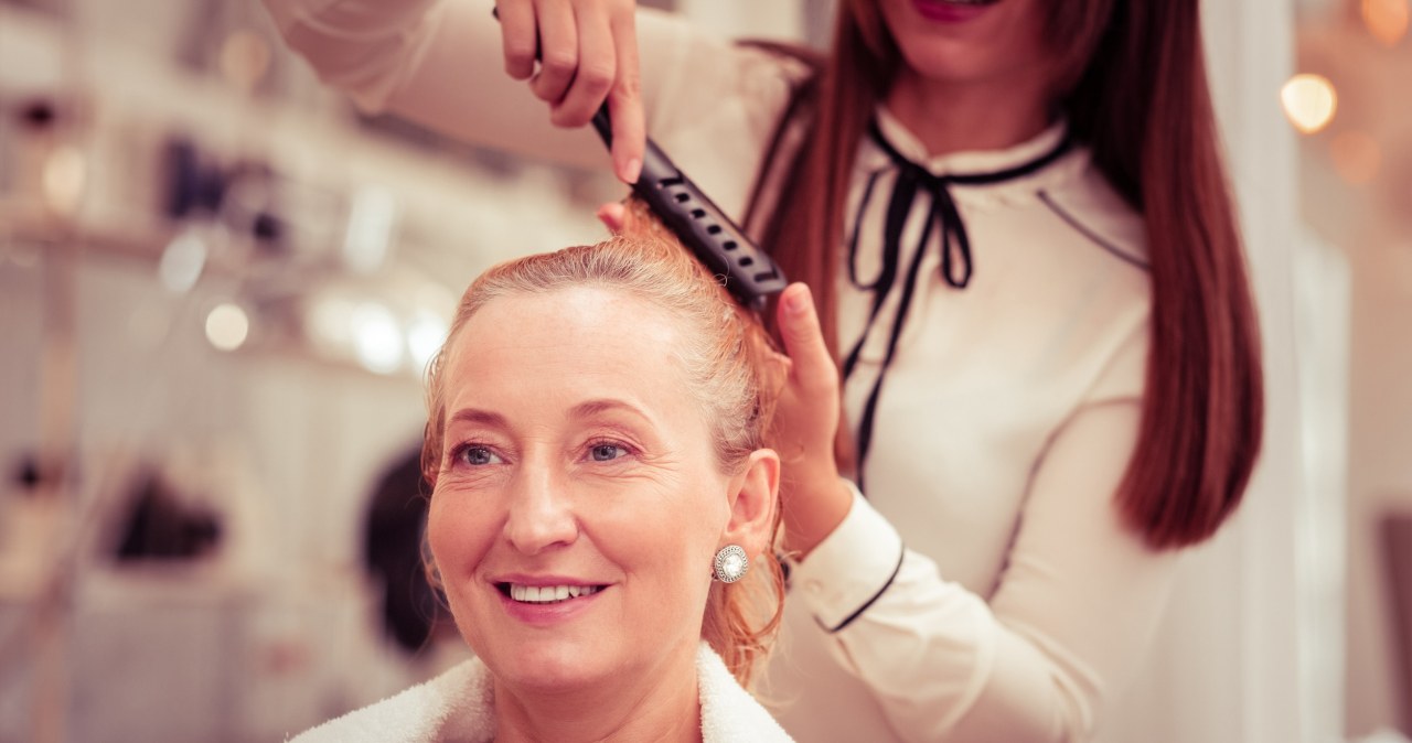 Fryzura, która działa jak lifting. Twarz wygląda szczuplej