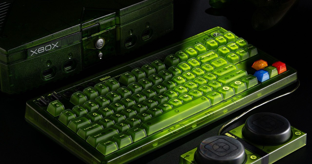 Wyjątkowa klawiatura 8BitDo inspirowana pierwszym Xboxem - deal tygodnia