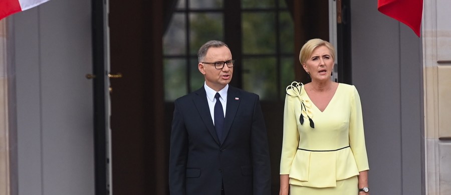 "Mam poczucie satysfakcji ze zmiany, jaka nastąpiła na przestrzeni ostatnich dziesięciu lat, jeśli chodzi o bezpieczeństwo militarne" - powiedział Andrzej Duda w czasie uroczystości pożegnania z Siłami Zbrojnymi Rzeczpospolitej Polskiej.