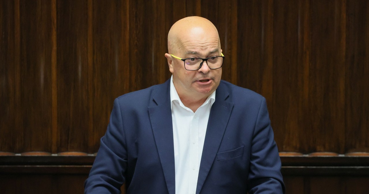 wiadomości,aktualności,Interia Nietypowy dzwonek Zimocha. Zaskoczenie w Sejmie, dziennikarz aż nie dowierzał