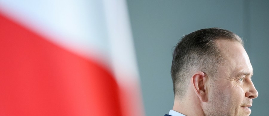Karol Nawrocki został dziś zaprzysiężony na prezydenta. Jakie plany na 5-letnią kadencję ma następca Andrzeja Dudy? Jakie obietnice złożył Polakom w czasie kampanii wyborczej i kiedy zamierza je zrealizować? Przypominamy najgłośniejsze i najważniejsze zapowiedzi nowego prezydenta. 
