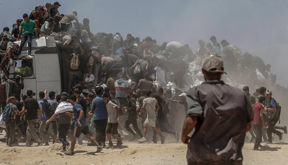 Tragiczne doniesienia ze Strefy Gazy. Ciężarówka wioząca żywność przewróciła się na tłum, w efekcie czego zginęło co najmniej 20 osób, a kilkanaście zostało rannych.