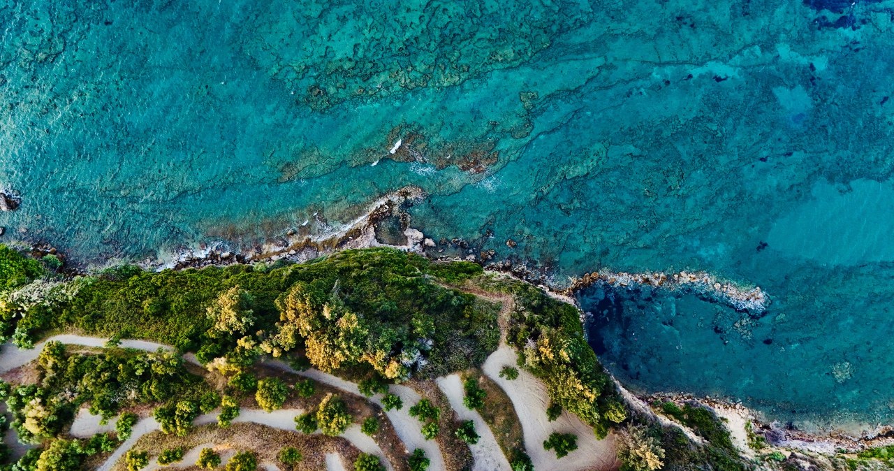 Mikroplastik w greckich jaskiniach. Naukowcy walczą z niewidzialnym wrogiem