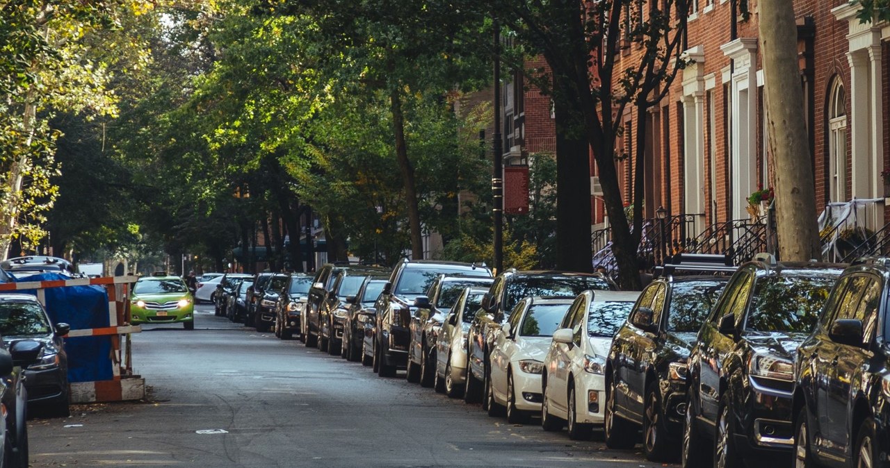 Miasto zamierza usunąć 300 tys. miejsc parkingowych. Chodzi o bezpieczeństwo wiadomości,aktualności,Interia Miasto zamierza usunąć 300 tys. miejsc parkingowych. Chodzi o bezpieczeństwo