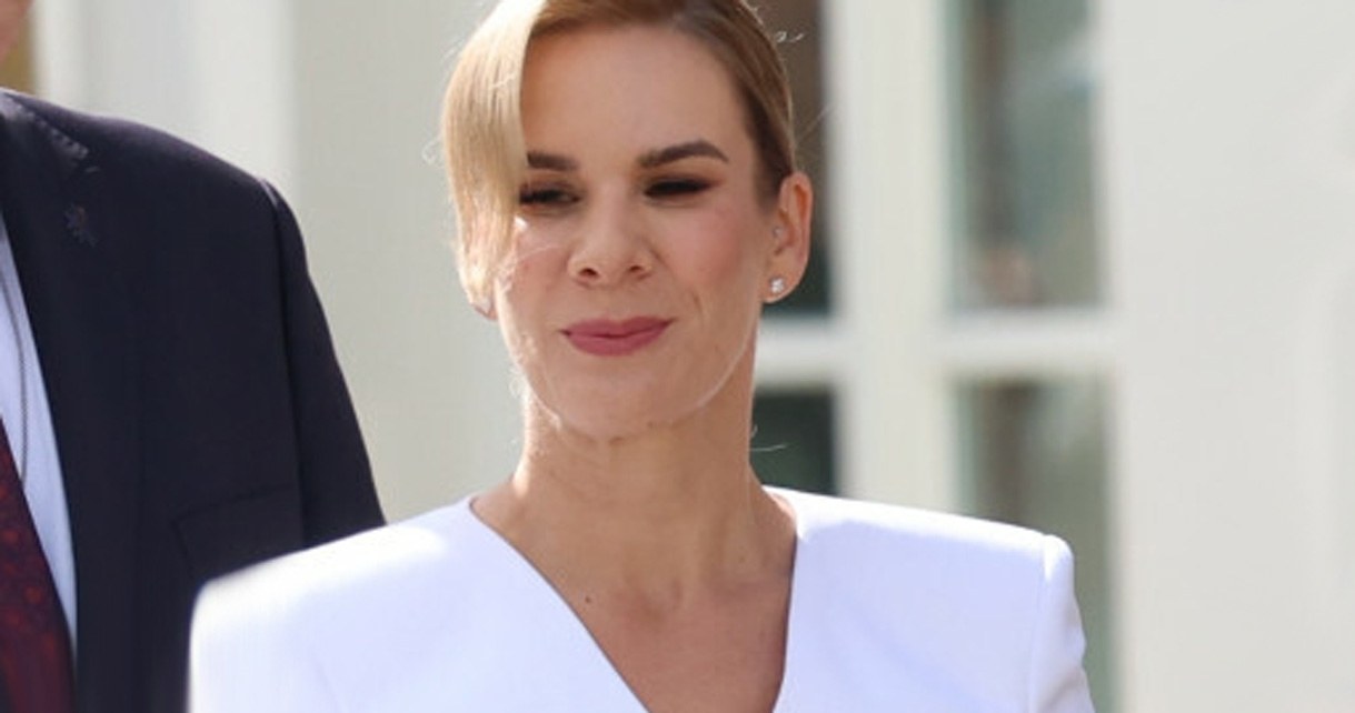 3 godziny od zaprzysiężenia, a tu dotarły takie doniesienia ws. Nawrockiej. Prawie nikt tego u niej nie dostrzegł