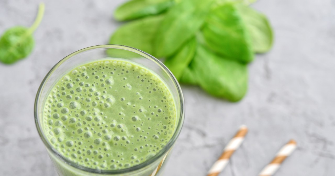 Smoothie z nektarynką i szpinakiem: Spala tłuszcz i zapobiega zaparciom