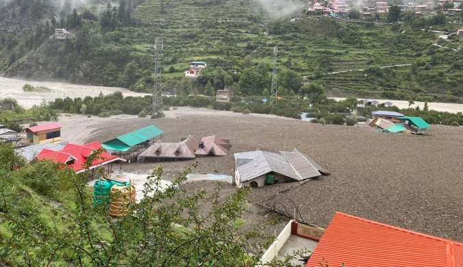 Trwa dramatyczna walka z czasem. Tragedia w małym miasteczku w Indiach