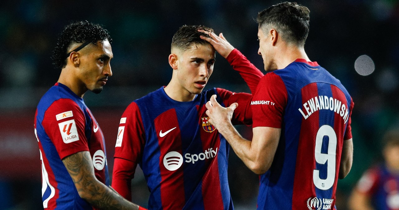 wiadomości,aktualności,Interia Łzy na boisku, dramat na oczach Lewandowskiego. W Barcelonie ogłaszają zwrot akcji