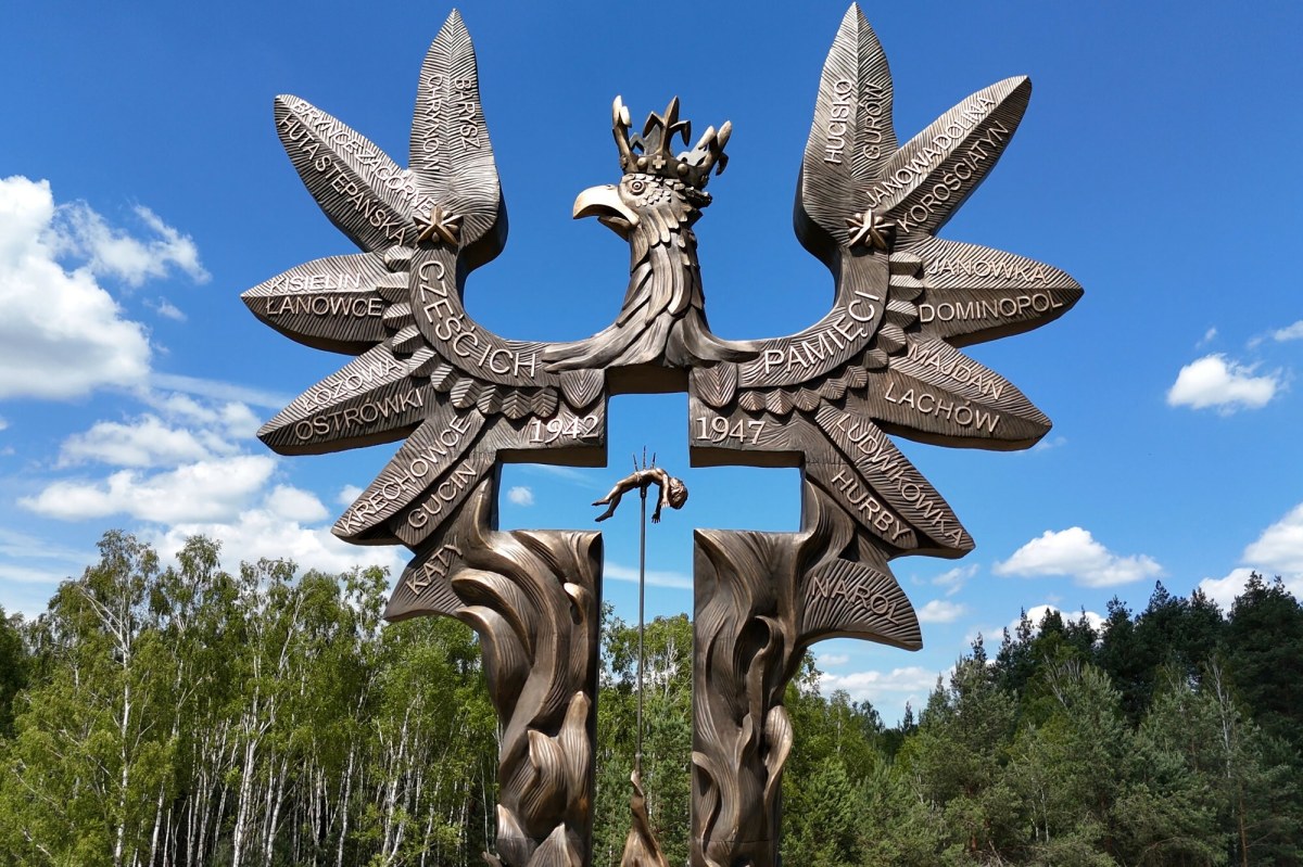 Pomnik "Rzeź Wołyńska" celem ataku wandali. Policja szuka sprawców