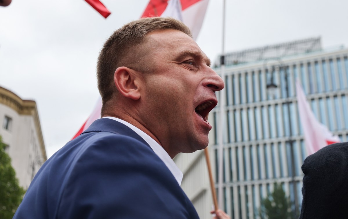 Bąkiewicz wezwany do prokuratury. Deklaruje, iż się stawi