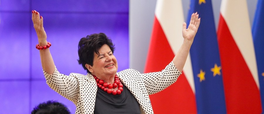 Nowa Fala Profesor Senyszyn - tak ma nazywać się nowa partia byłej posłanki Sojuszu Lewicy Demokratycznej. Ugrupowanie ma zostać zarejestrowane jesienią. Joanna Senyszyn startowała w ostatnich wyborach prezydenckich. Uzyskała symboliczny wynik (1,09 proc.), ale zdobyła sporą popularność w sieci. 