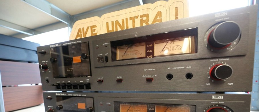 Unitra, która przez lata była symbolem polskiej produkcji urządzeń audio-video, przejmie postawione w stan upadłości zakłady świdnickiej Diory, od lat produkującej obudowy do sprzętu audio. "Chcemy na początek przywrócić do pracy 50 proc. załogi Diory" – zapewnia CEO Unitry Daniel Kostrzewa.