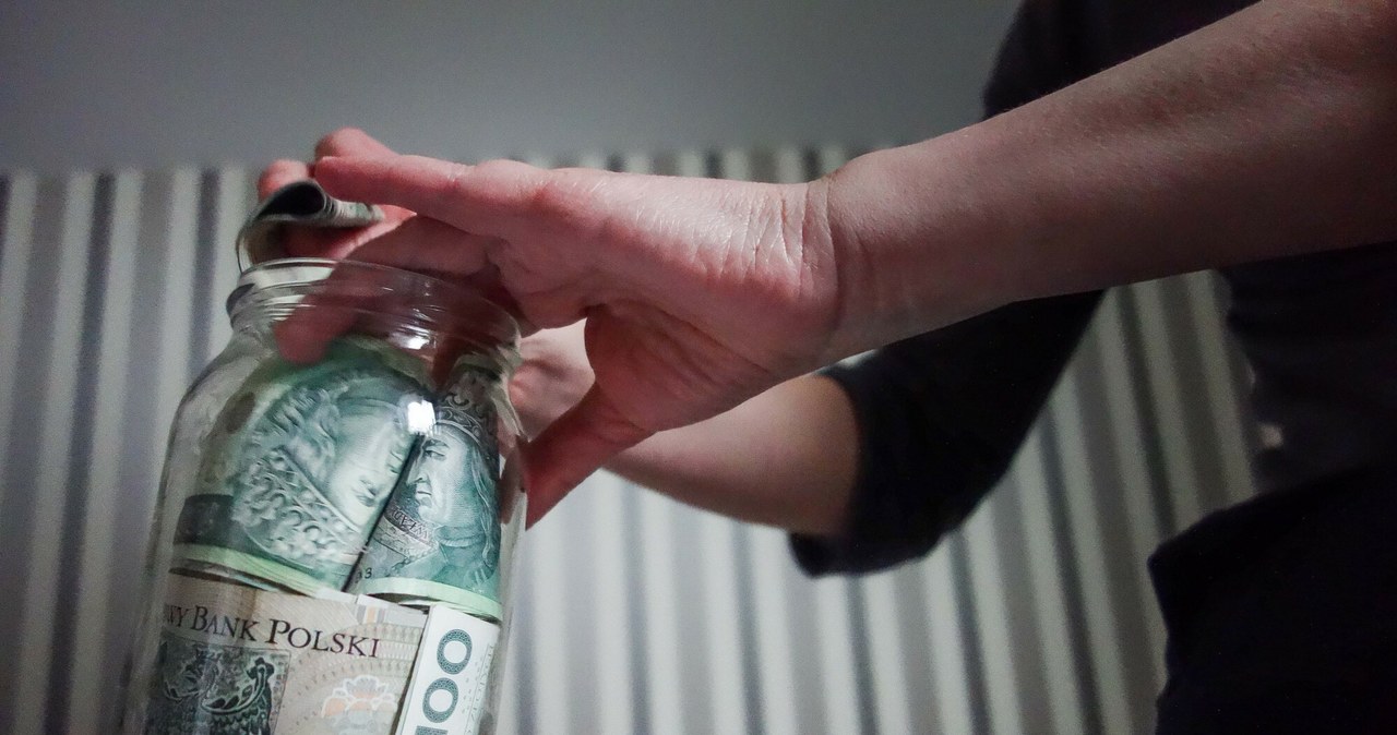 Na "czarną godzinę" lepiej się przygotować. Tyle gotówki warto trzymać w domu