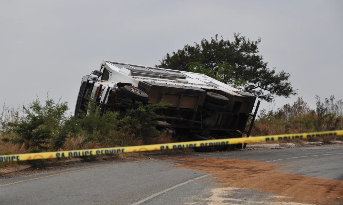 W zachodniej Kenii doszło do tragicznego wypadku autobusu przewożącego żałobników wracających z pogrzebu. Lokalne władze poinformowały, w życie straciło 25 osób.