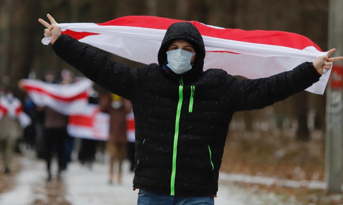 MSZ zaapelowało do władz w Mińsku o uwolnienie wszystkich "więźniów sumienia", w tym dziennikarza i aktywisty polskiej mniejszości Andrzeja Poczobuta. Polska dyplomacja w piątą rocznicę sfałszowanych wyborów prezydenckich u naszego wschodniego sąsiada zaznaczyła, że "potwierdza swoje poparcie dla wszystkich obywateli Białorusi, którzy dążą do przywrócenia praworządności, demokracji i poszanowania praw człowieka".