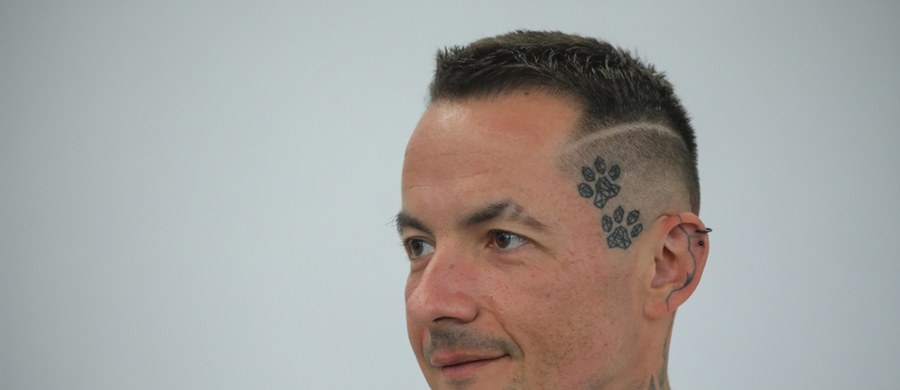 Poseł Marcin Józefaciuk został zawieszony w prawach członka parlamentarnego klubu KO - przekazał szef klubu KO Zbigniew Konwiński. Według niego powodem zawieszenia była "krytyka działań rządu w zakresie edukacji" i dopuszczenie do udziału w posiedzeniu zespołu parlamentarnego osoby skazanej.