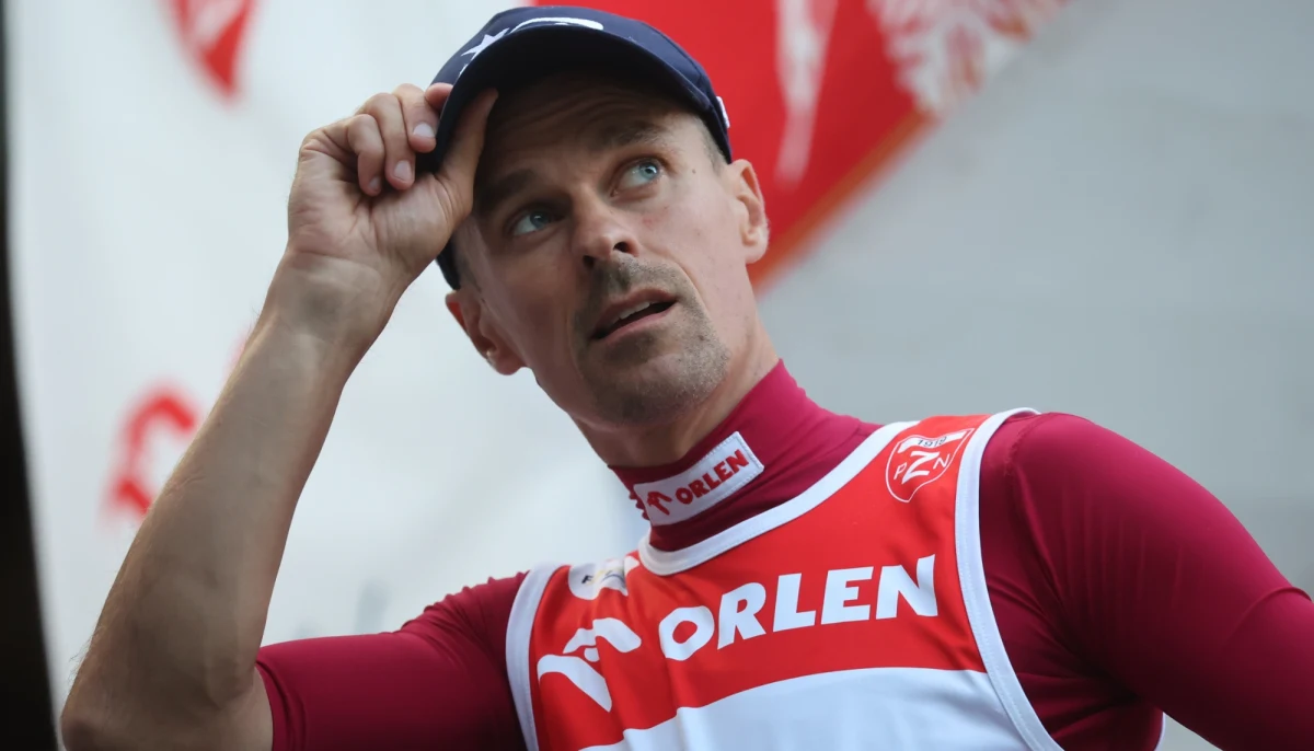 Piotr Żyła skoczył 126 metrów, zajął ósme miejsce i był najlepszy z polskich skoczków narciarskich w drugim konkursie we francuskim Courchevel, gdzie został zainaugurowany tegoroczny cykl Letniej Grand Prix. Zwyciężył Austriak Niklas Bachlinger, który skoczył na odległość 130 metrów. Podczas turnieju doszło do groźnie wyglądającego zdarzenia z udziałem Kamila Stocha.