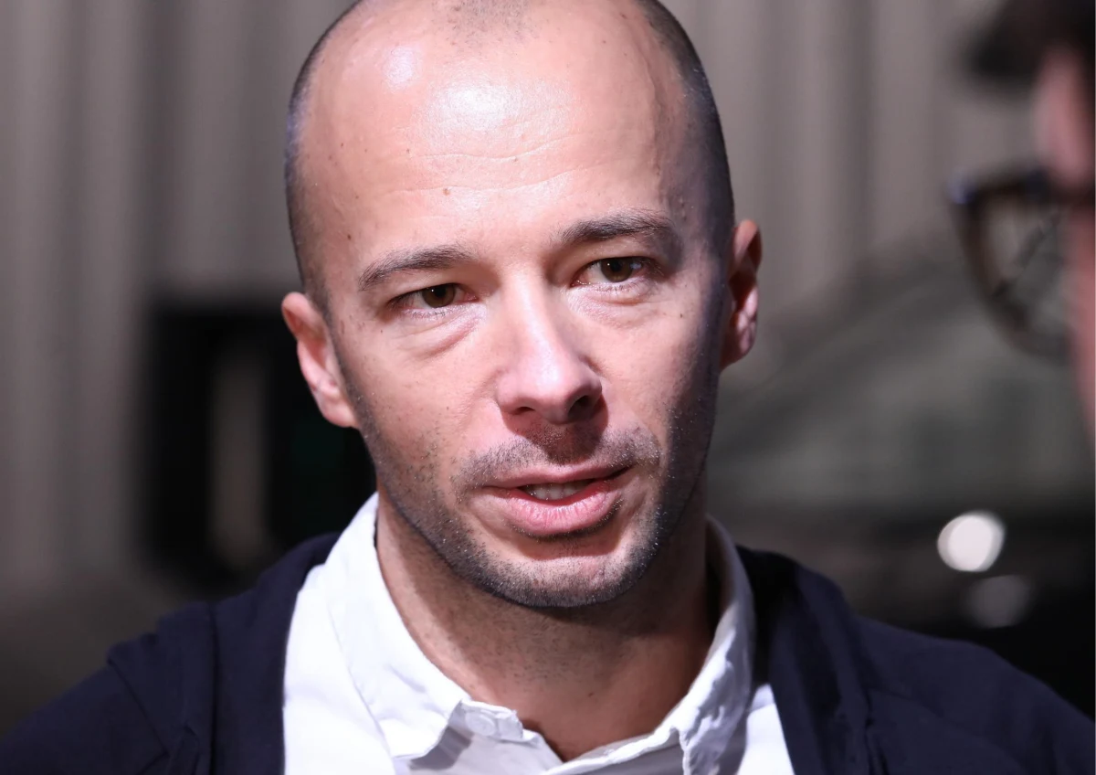 ​Szymon Gospodarczyk to obecnie jeden z najbardziej zapracowanych i najbardziej wszechstronnych pilotów rajdowych w naszym kraju. Nieobce są mu trasy mistrzostw świata WRC, mistrzostw Europy ERC czy długodystansowe rajdy terenowe jak Rajd Dakar. Patrykowi Serwańskiemu opowiedział o tym, jaki radzi sobie z tą różnorodnością i jak pozwala mu to rozwijać umiejętności i zbierać doświadczenie.