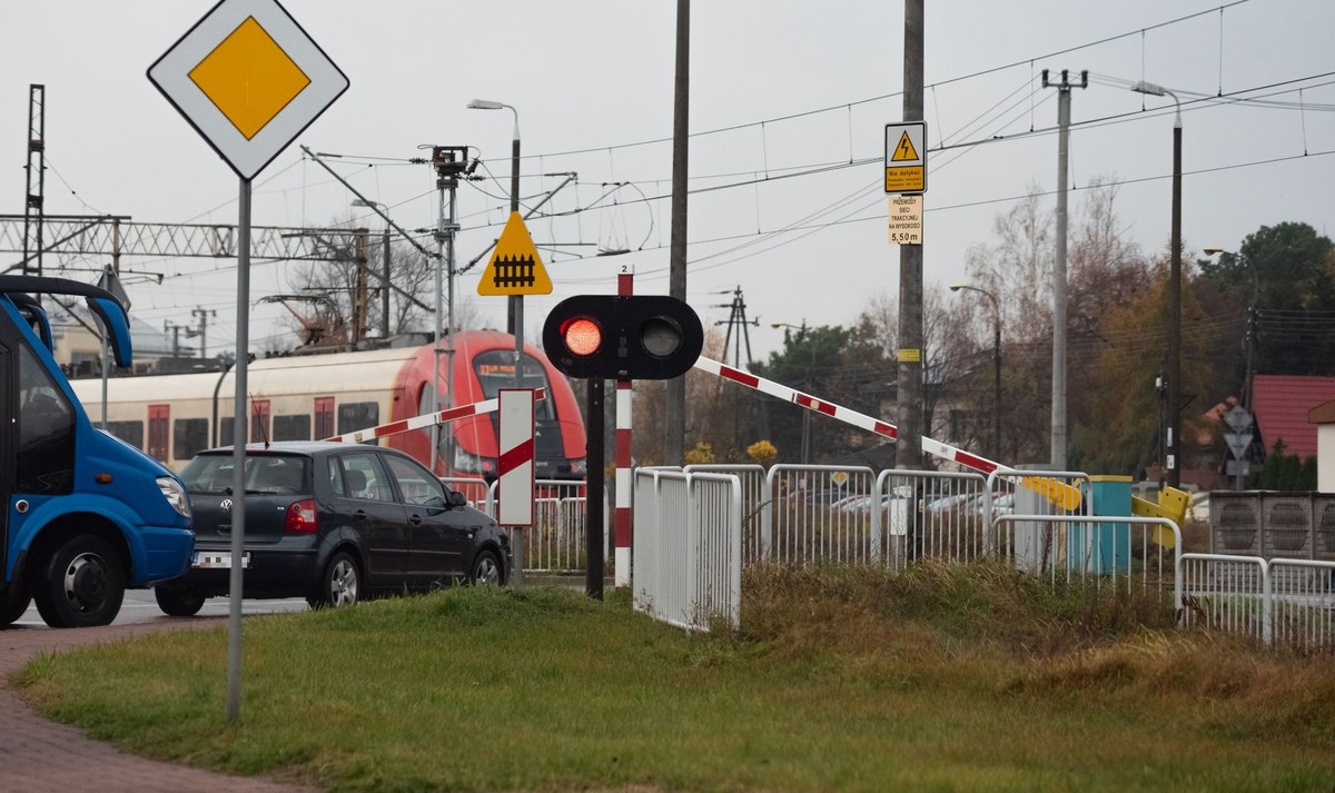 Tragedia na torach koło Gniezna. Zginął policjant