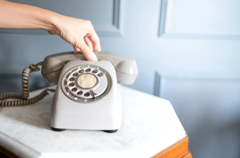 Dlaczego mówimy "halo"? Historia pierwszego słowa w telefonie