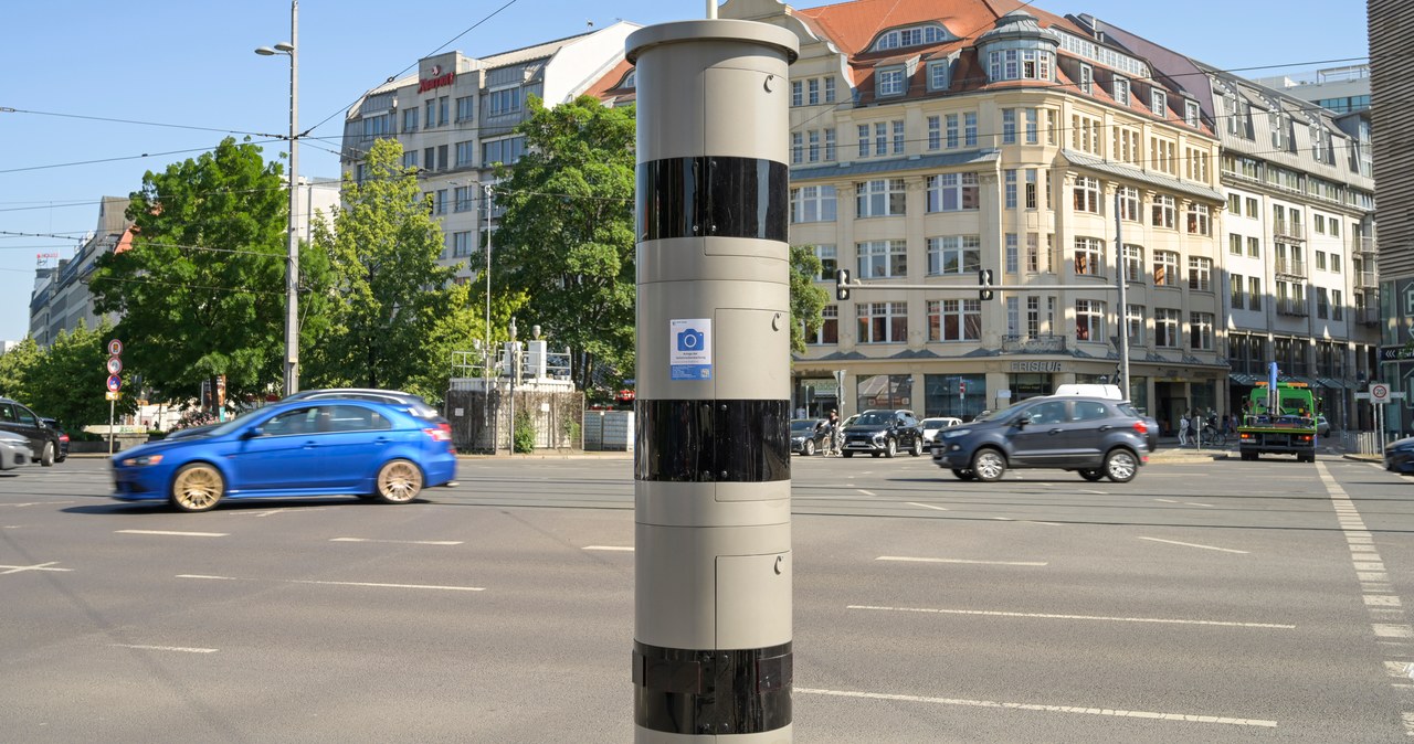 wiadomości,aktualności,Interia Nowy fotoradar bez kabli i prądu już łapie kierowców. Uważaj na autostradzie!