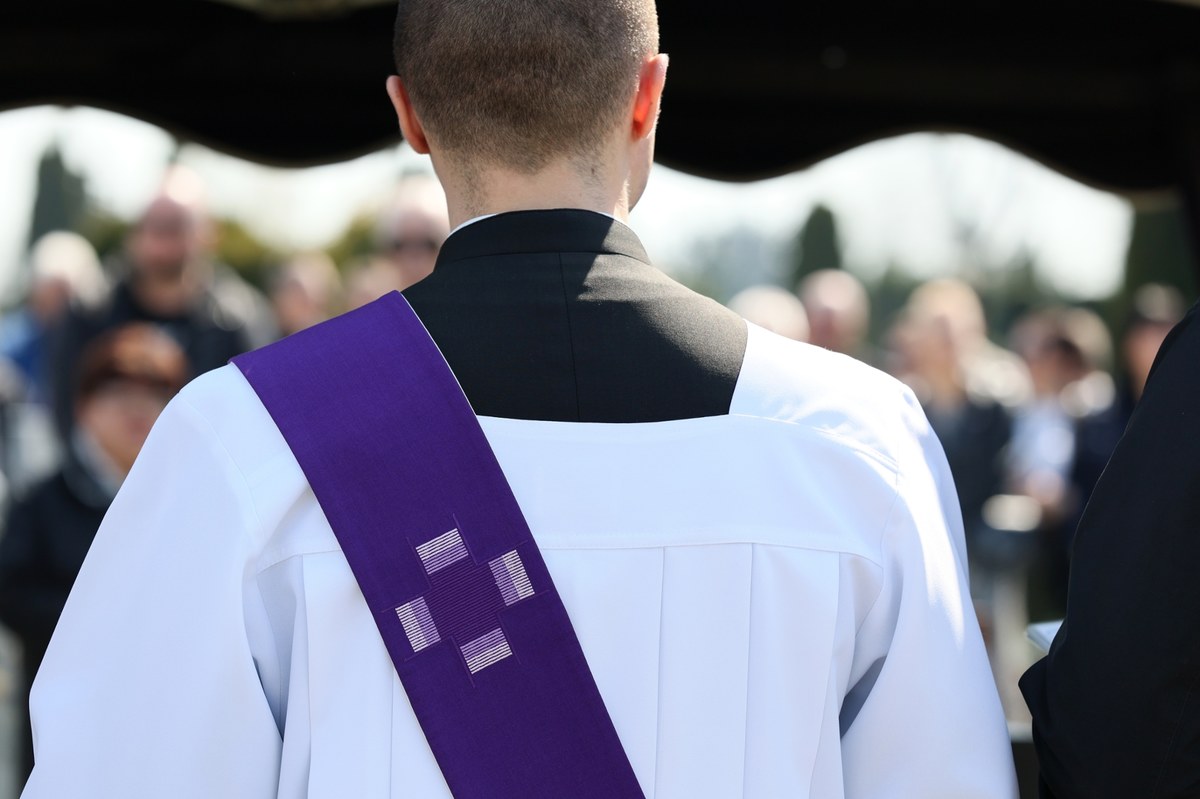 Były proboszcz z Warszawy usłyszał zarzuty. "Przytulił" miliony z fikcyjnych darowizn