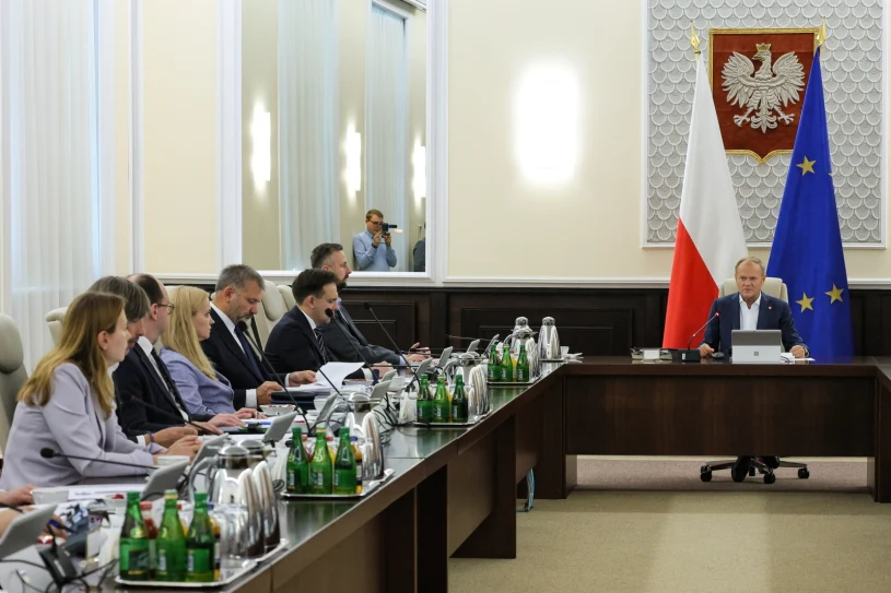 Poljski premier Tusk obtožuje PiS za nepravilnosti pri porabi sredstev iz KPO, ministrica Pełczyńska-Nałęcz ustavlja izplačila HoReCi