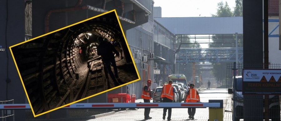 Ratownicy znajdują się ok. 50 metrów od górnika, którego poszukują po poniedziałkowym wstrząsie w kopalni Knurów na Śląsku. Nie udało się jeszcze nawiązać kontaktu z pracownikiem. Akcja ratownicza pod ziemią trwa już kilkanaście godzin.