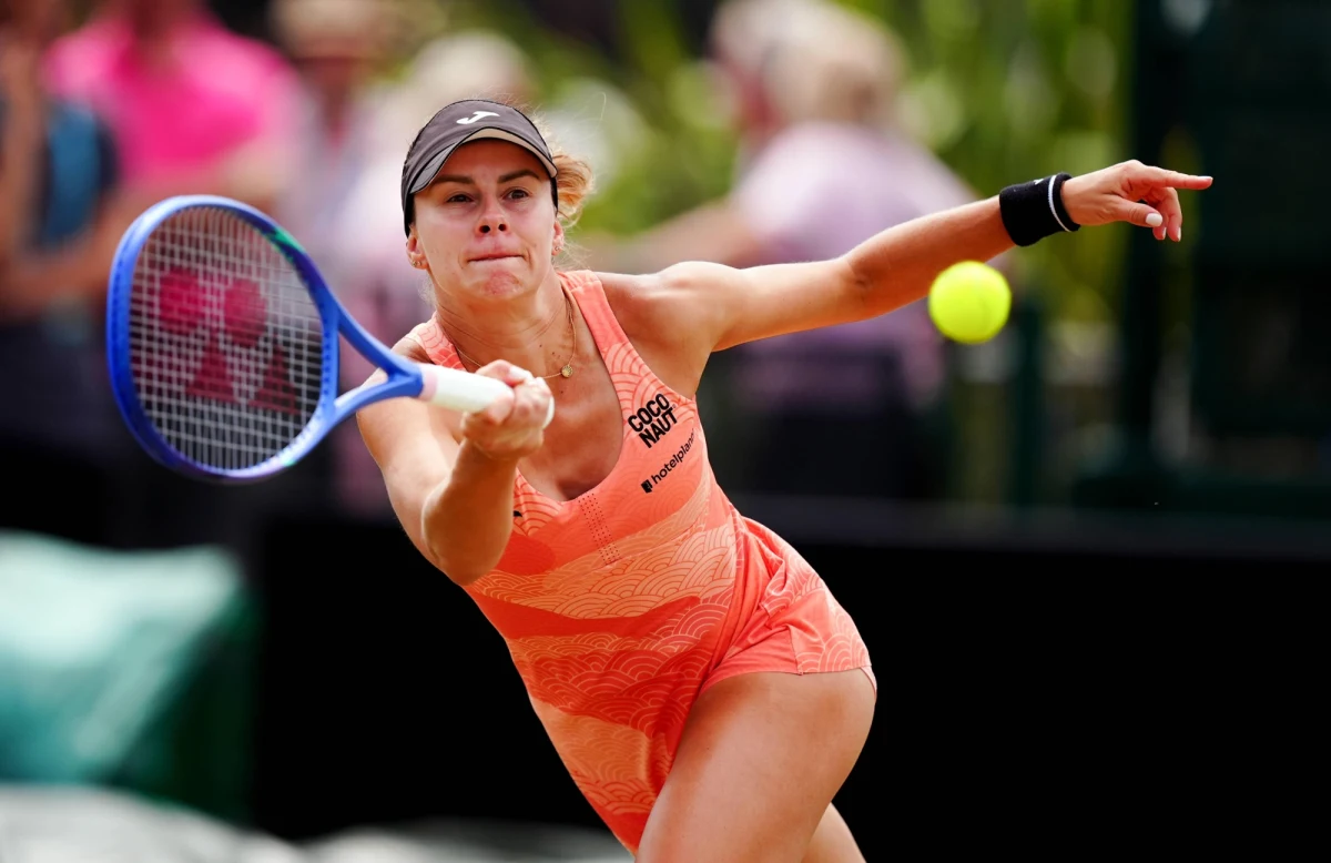 Burza nie pozwoliła na dokończenie meczu Magdy Linette z Amerykanką Jessicą Pegulą w trzeciej rundzie tenisowego turnieju WTA 1000 na twardych kortach w Cincinnati. Po dwóch setach jest remis. Gra będzie kontynuowana w środę.