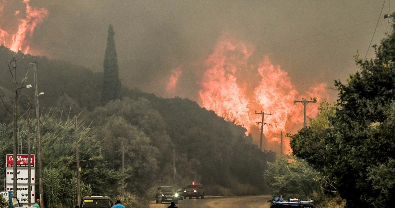 wiadomości,aktualności,Interia Walka z ogniem coraz bardziej dramatyczna. Greckie miasto ewakuowane