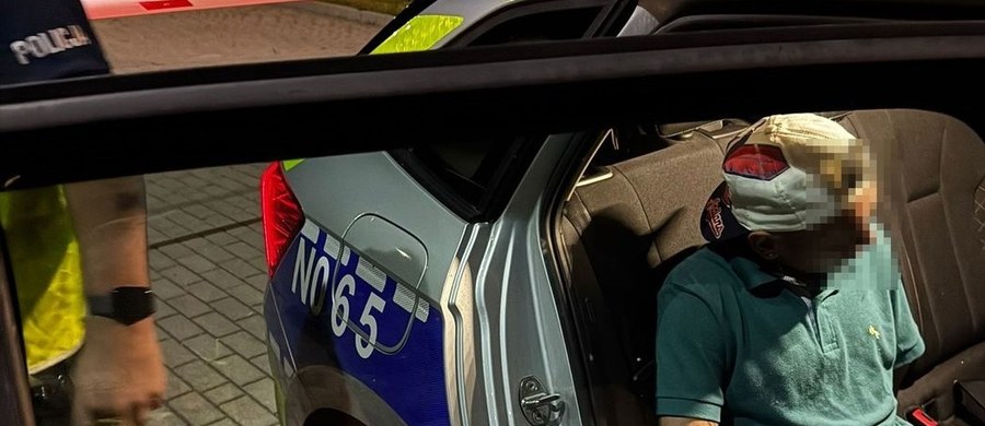 Prawie 1,5 promila alkoholu w organizmie miał młody Kolumbijczyk, którego zatrzymała gdańska policja. 22-latek najpierw uderzył w znak drogowy, a potem w zaparkowane auto. 