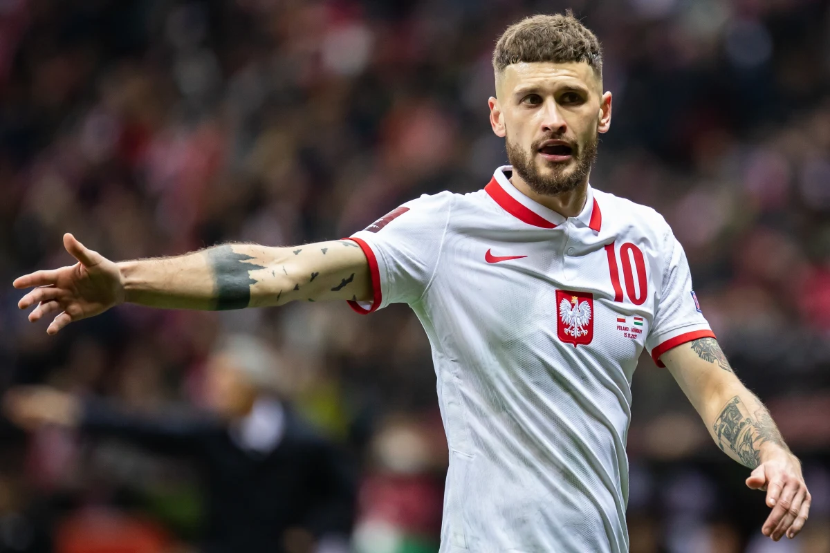 To już oficjalne: Mateusz Klich został zawodnikiem Cracovii. Dla 35-letniego pomocnika to powrót do Krakowa po latach. 