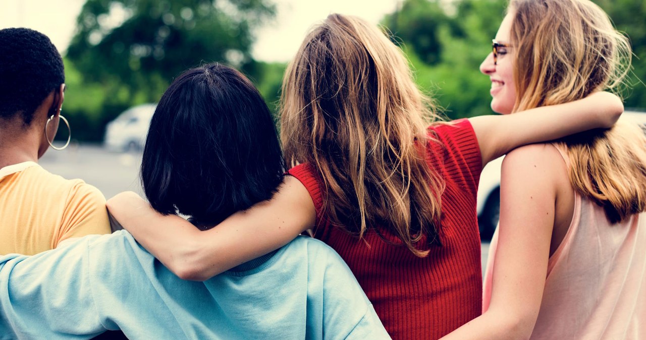 [INFOGRAFIKA] Kobiecość ma wiele twarzy. Jak Polki definiują ją na swoich zasadach?