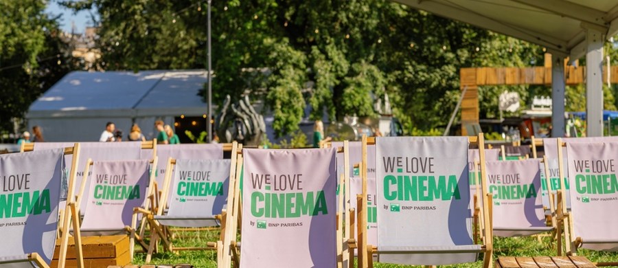 Drugi dzień BNP Paribas Green Film Festival upłynął pod znakiem pytań o sens dzikości i granice ludzkiej ingerencji w świat natury. Festiwalowe miasteczko tętniło życiem, a bogaty program filmowy i naukowe stand-upy przyciągnęły do Krakowa tłumy widzów spragnionych nie tylko dobrego kina, ale i rzetelnej wiedzy o środowisku.