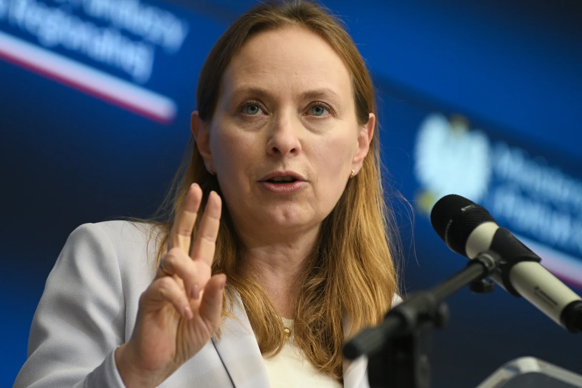 Minister funduszy i polityki regionalnej Katarzyna Pełczyńska-Nałęcz przekazała, że wezwała marszałek województwa świętokrzyskiego do zwrotu 4,365 mln zł publicznych pieniędzy. Według niego "doszło do konfliktu interesów". "Wyniki kontroli są jednoznaczne" - podkreśliła.