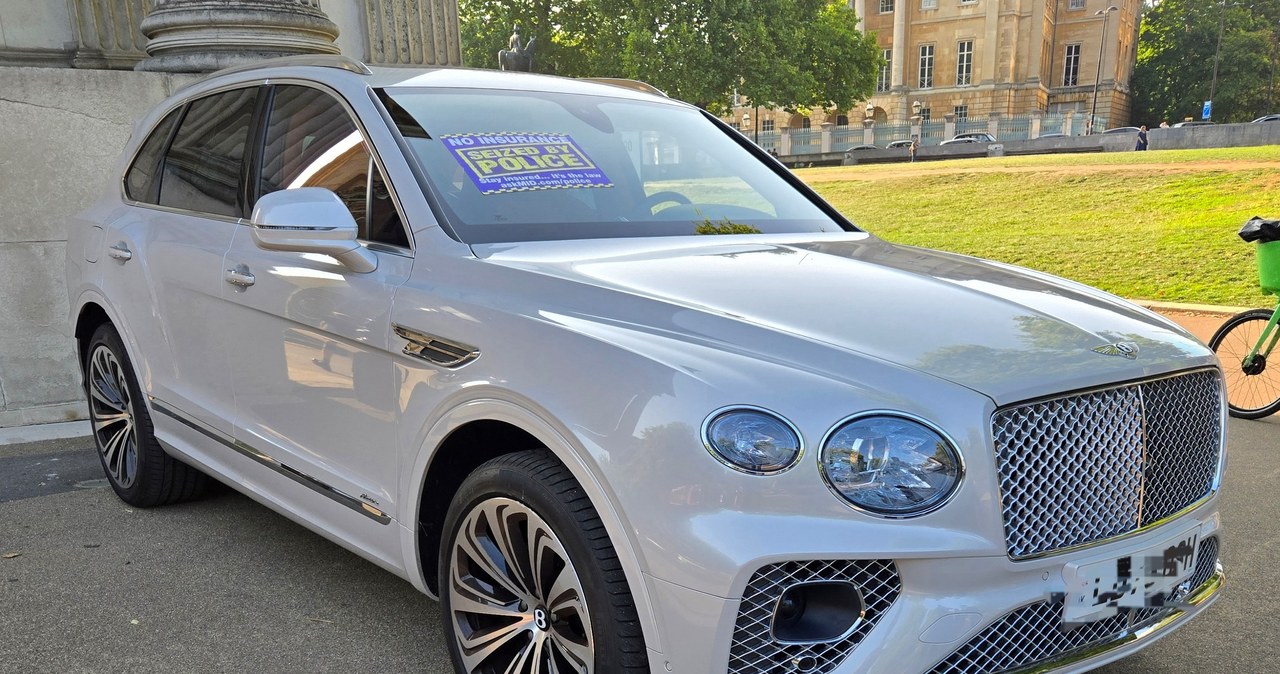 Spektakularna akcja policji. Zarekwirowane Ferrari, Bentleye i Lamborghini wiadomości,aktualności,Interia Spektakularna akcja policji. Zarekwirowane Ferrari, Bentleye i Lamborghini