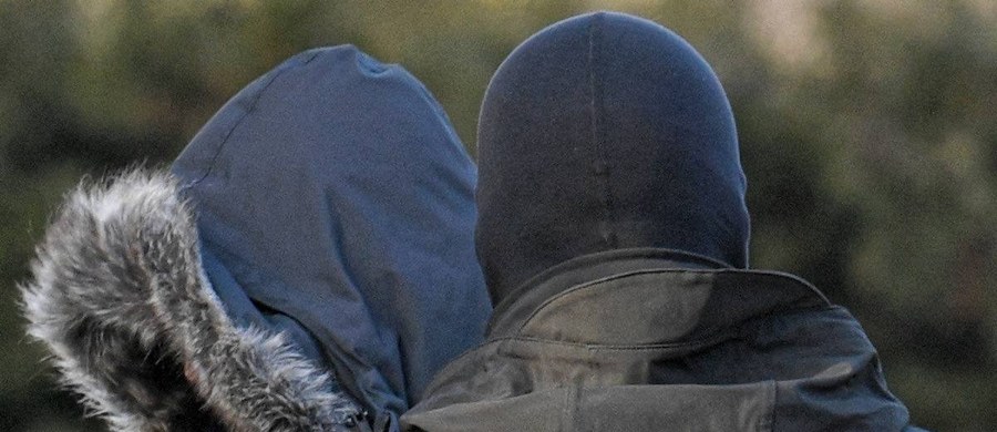 Przekazali dane 364 cudzoziemców, by przyspieszyć procedury wydania im polskich wiz. W zamian mieli dać łapówki. Jest pierwszy akt oskarżenia w aferze wizowej.